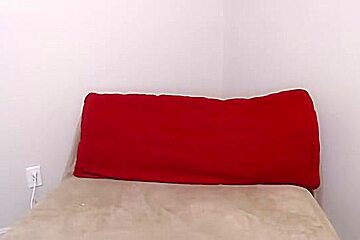 Pissing masturbating babe solo toy play