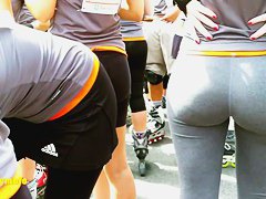 Really cool girl with awesome round ass was roller skating