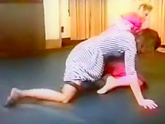 Retro MILF Catfight (2)