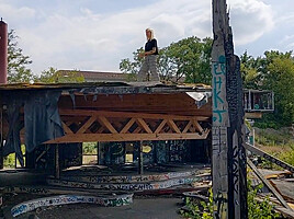 Risky Public Fucking! Exploring An Abandoned Water Park