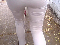 SDRUWS2 - VISIBLE PANTY LINE ON THE STREET
