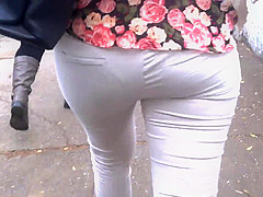 SDRUWS2 - VISIBLE PANTY LINE ON THE STREET