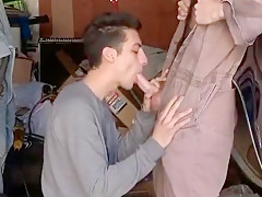 SUCKING THE MECHANIC