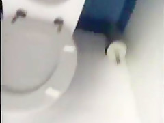 Sega in un bagno pubblico