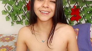 Sexy Latina teen 18+ on Webcam