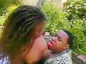 Sexy ebony whore gets banged