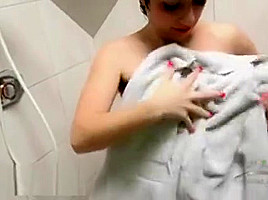 Simone Delilah Masturbates Her Hairy Pussy In The Shower