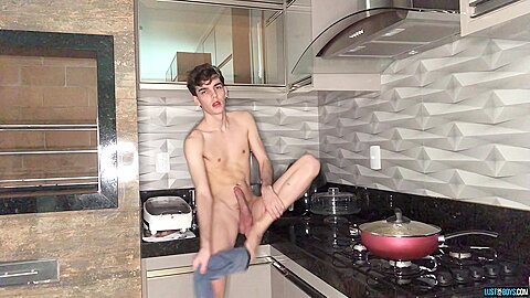 Slurping His Cock Juice - Henry Evans