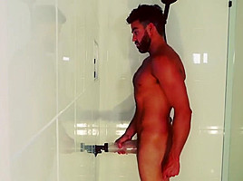 Straight Australian wolf edging with see-through fleshlight, huge cumshot !