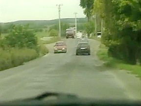 Studentin Auf Dem Feld Eingeritten