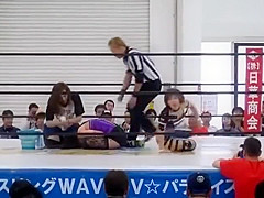 Sumire vs Mika Japanese Women Wrestling catfight