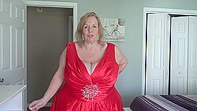 Suzie 44K Busty Milf Fantasies