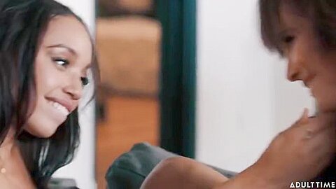 Syren De Mer, Alexis Tae Motorboating For Hope