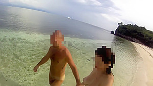 THE WALKING NUDE - Amateur Russian couple!