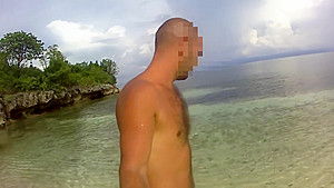 THE WALKING NUDE - Amateur Russian couple!