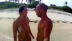 THE WALKING NUDE - Amateur Russian couple!