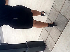 TICK LATINA ASS – CANDID