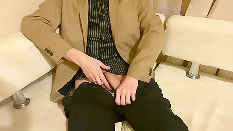 The Boss Decided To Jerk Off At The Bar After A Hard Day At The Office