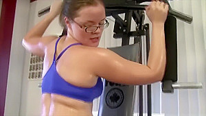 Thick Beauty Works Out On His Face