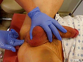 Throating Ts Nurse With Tattooed Body Barebacked By Patient