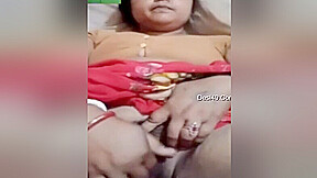 Today Exclusive -horny Bhabhi Shows Her Boobs And Fingering 1