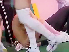 Tr&ograve choi t&igrave nh duc cua nhung c&ocirc g&aacute i Nhat Ban