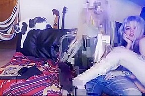 Tranny Helps Her Female Friend Masturbate - DickGirls xyz