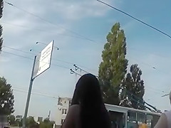 UPSKIRT EN LA PARADA MIGF ESPERANDO BUS 