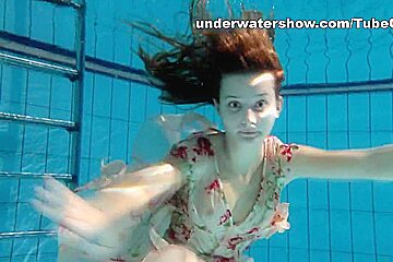 UnderwaterShow Video: Edwige