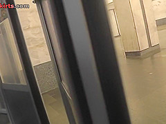 Upskirting video shows an amazing butt in sexy skirt