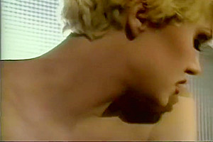Wet And Wild Blonde Tranny Fucks And Gets Fucked