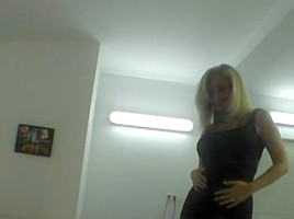 Wild blond chick lapdances in sexy lingerie