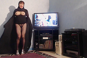 beurette danse en hijab et mini raz la chatte