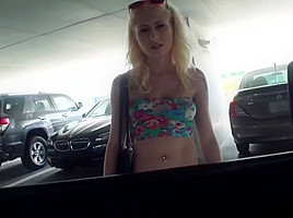 blonde harlot gets her hole pounded in the car