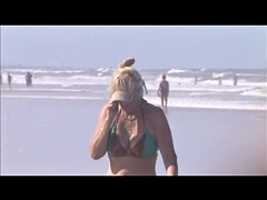candid milf beach spy jiggly tits 22, sexy milf boobs