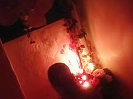 capture farang and thai lady in massage parlour