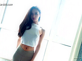chinese model posing nude 152