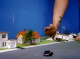 colosal 1 giantess