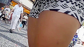 gostosa na moda short socado