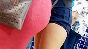gostosa na moda short socado
