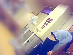 japanese public bathroom changeroom 57