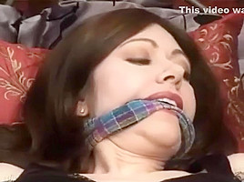 lesbian tied in bed and fucked