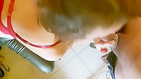 pipeuse vulgaire parle en suçant Step son pervers