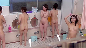 teens 18+ Pissing In Shower