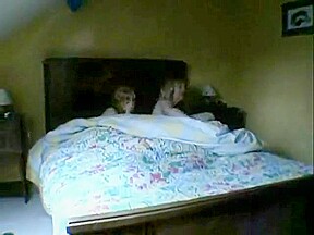 women gets fisted by lesbian friend
